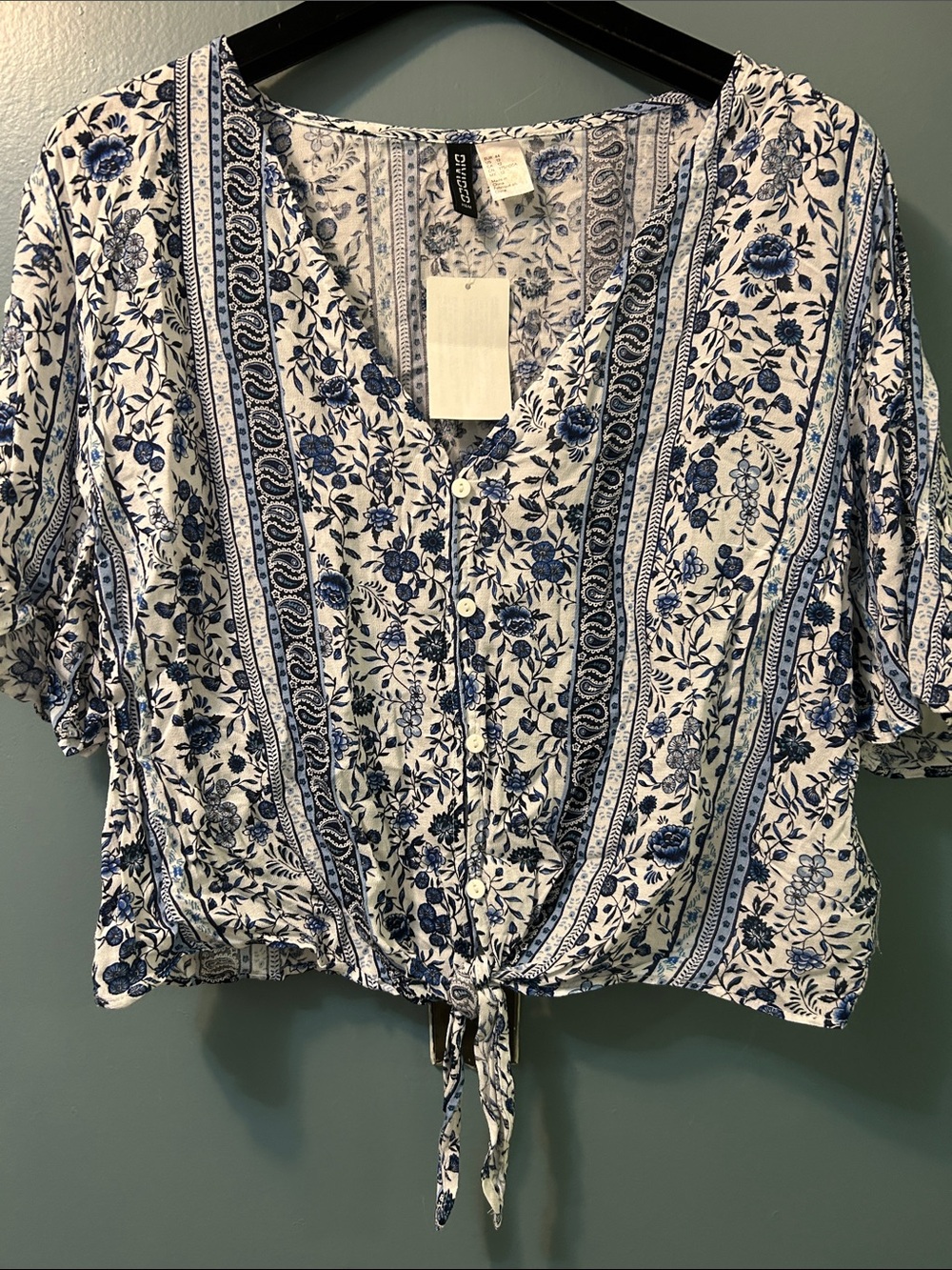 White and Blue Floral Tie-Front v-neck Blouse size 12 BRAND NEW TAG H&M Divided